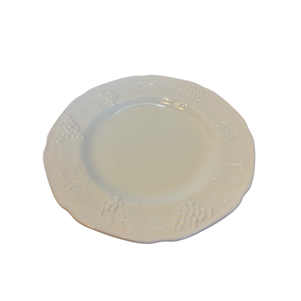 White glass, Indiana Harvest Grapes Dinner Plate White Scalloped‎ 10 in